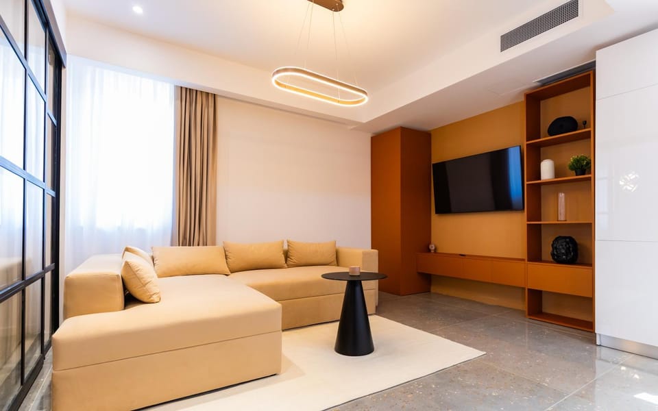 Communal lounge/ TV room, TV and multimedia, Living room, Seating area, Evening entertainment