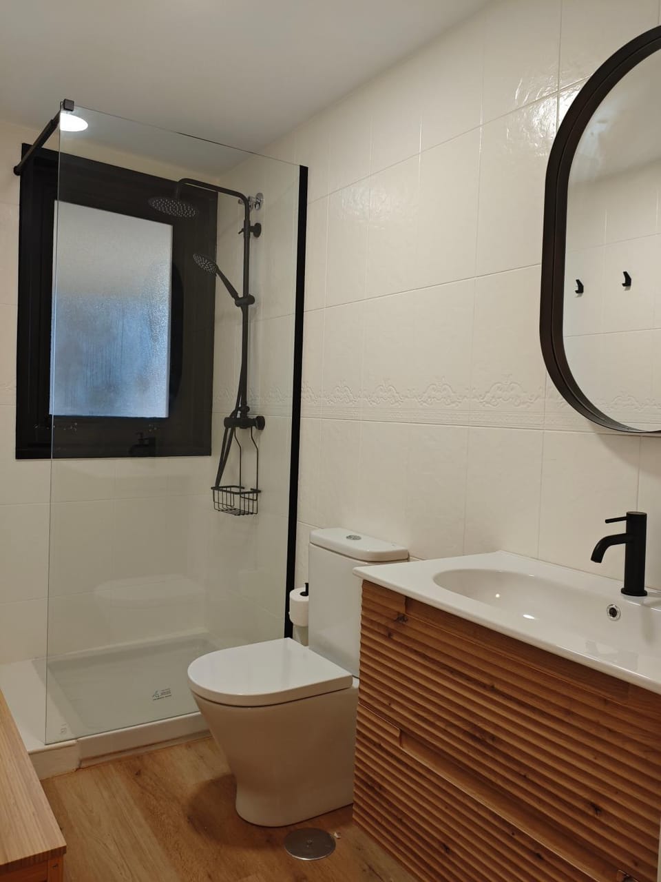 Shower, Toilet, Bathroom, Bath