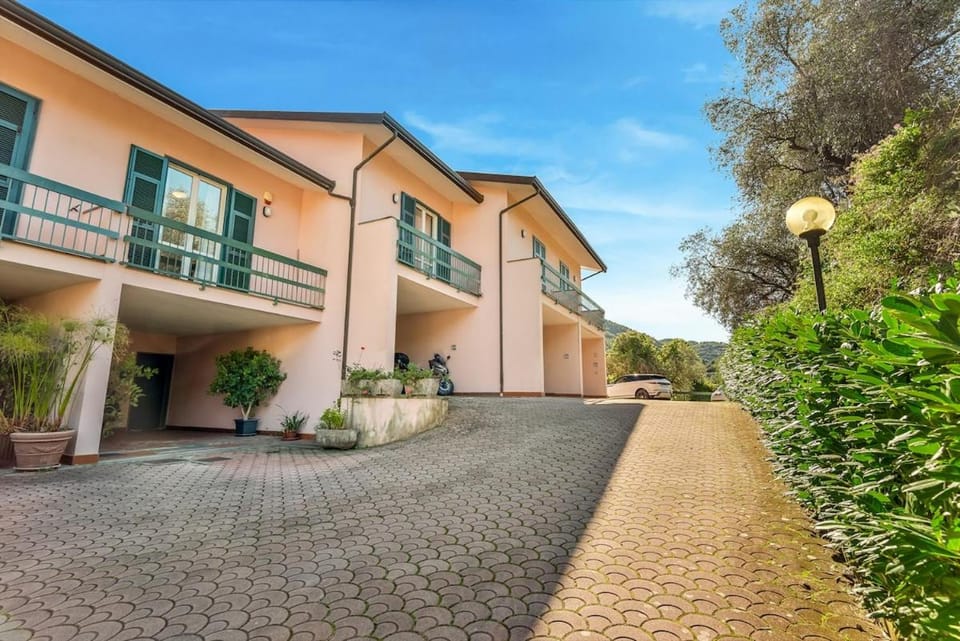 RoadToTheSeaLerici Private parking terrace Apartment in Lerici