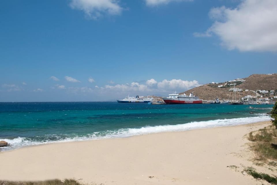 Sunshine Studio Near New Port Of Mykonos Apartment in Mykonos, Mikonos 846 00, Greece