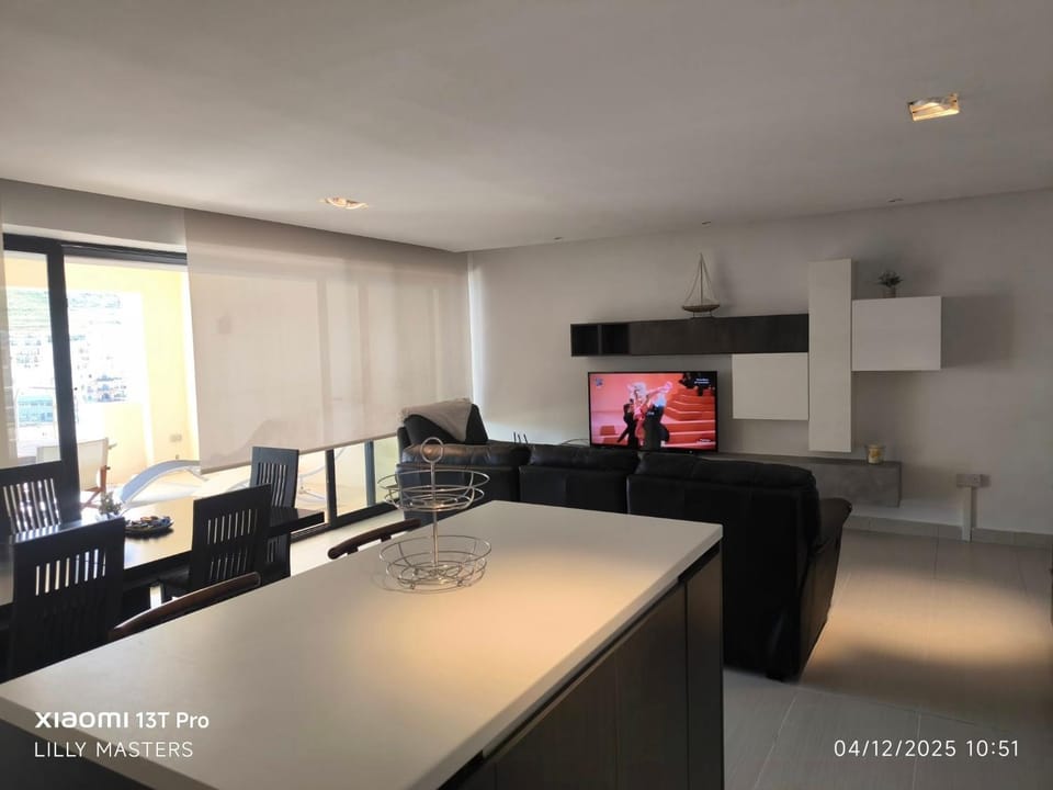 Communal lounge/ TV room, TV and multimedia, Kitchen or kitchenette, Living room, Seating area, Dining area, Evening entertainment, minibar