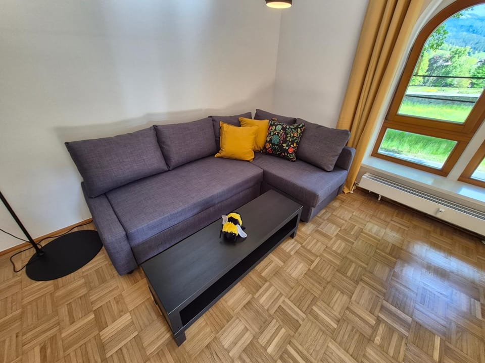 Bed, Living room