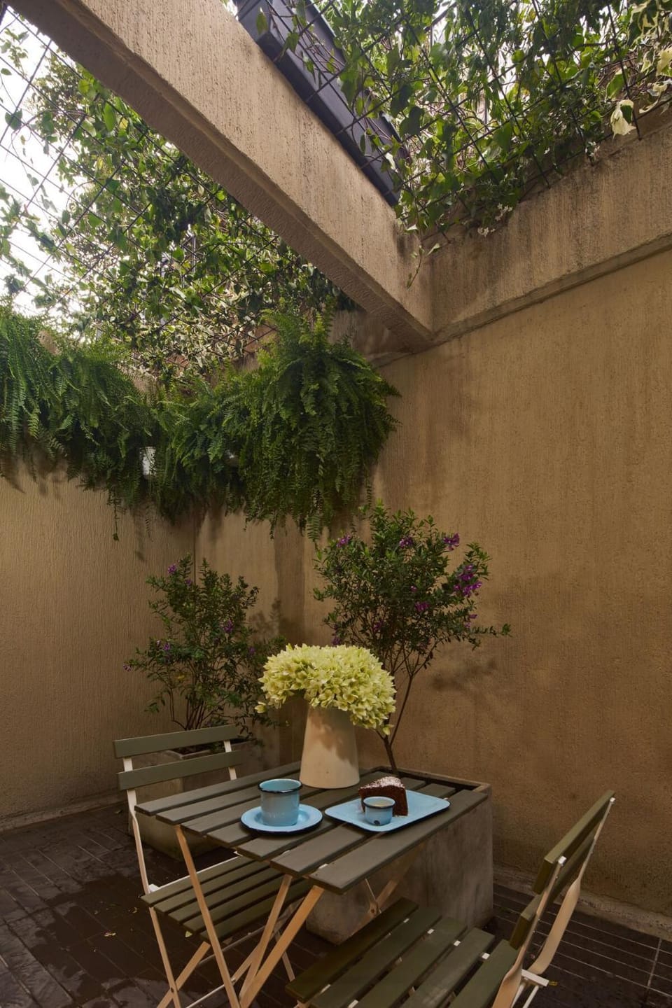 Patio, Dining area, Inner courtyard view