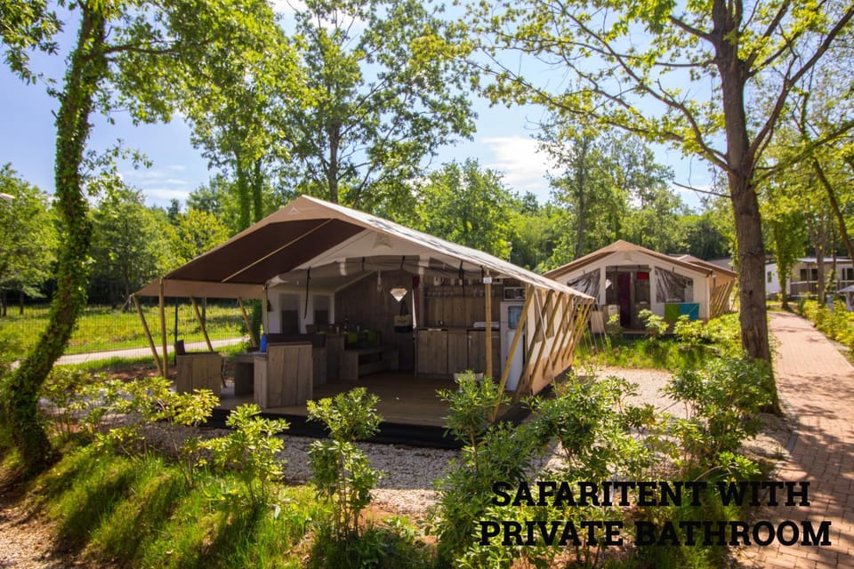 Patio, Natural landscape, View (from property/room), Balcony/Terrace, Kitchen or kitchenette, Living room, Food and drinks, Seating area, On site, Food, Area and facilities, Family, Parking, kitchen