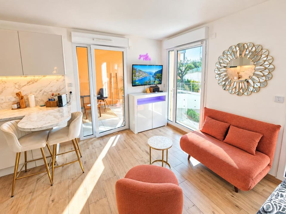 BEL AIR - Panoramic Pool - Parking Apartment in Cagnes-sur-Mer