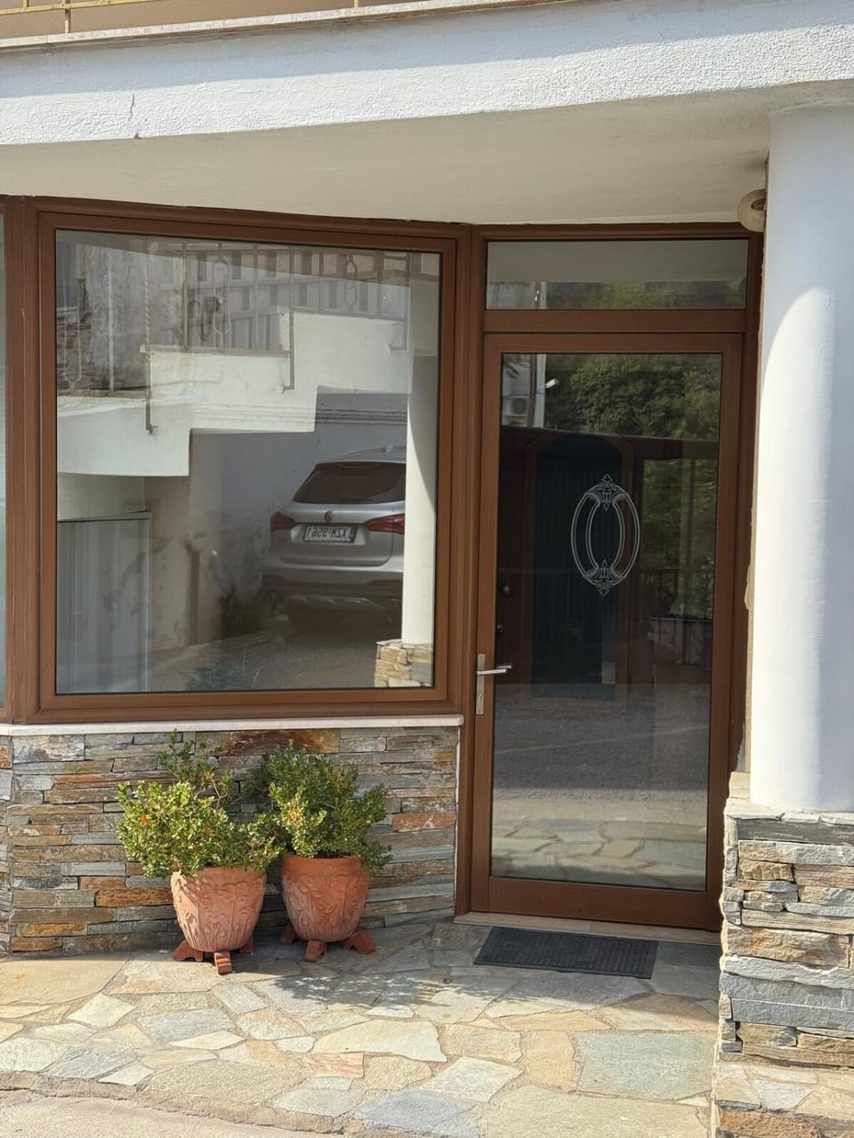 Facade/entrance