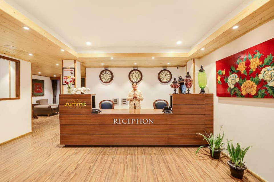 Staff, Lobby or reception, Decorative detail