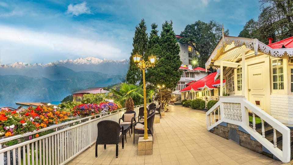 Property building, Patio, Day, Garden, View (from property/room), Balcony/Terrace, Mountain view