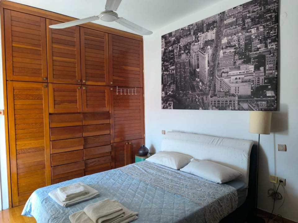 Peaceful Downtown Family Penthouse Apartment in Athens