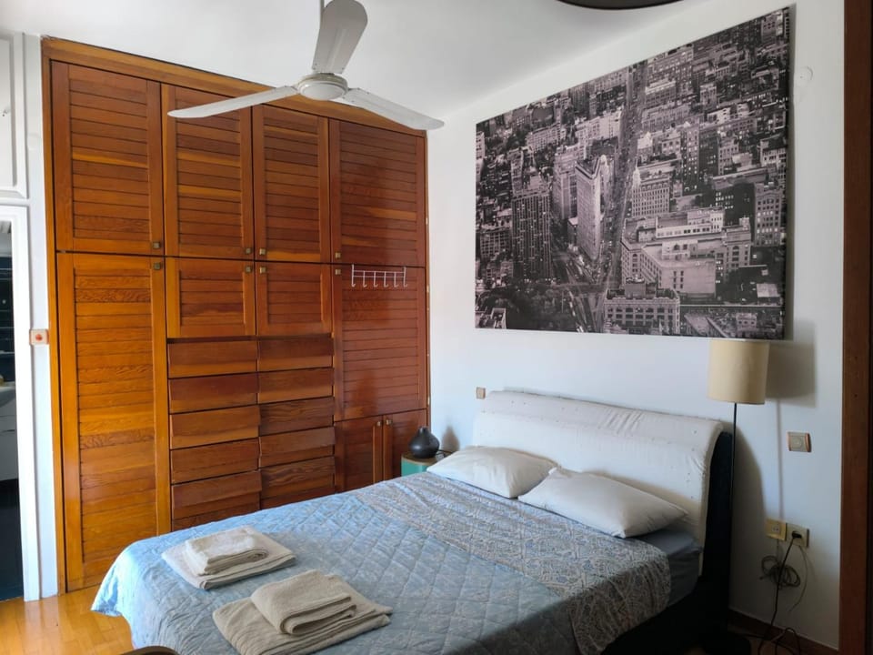 Peaceful Downtown Family Penthouse Apartment in Athens