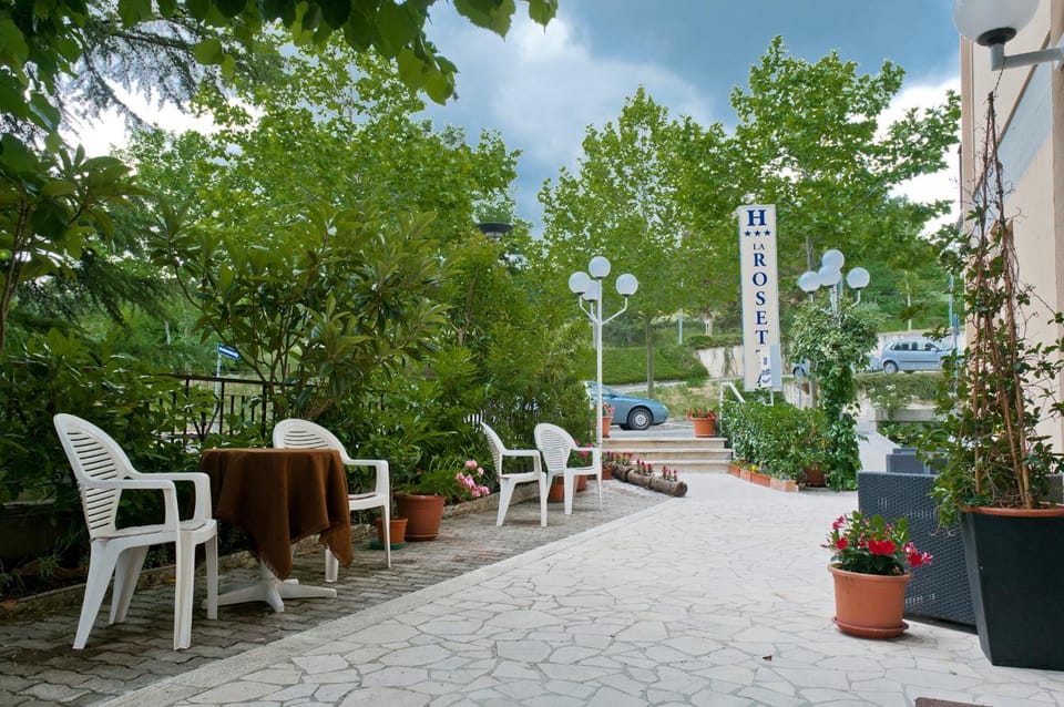 Garden, Pets