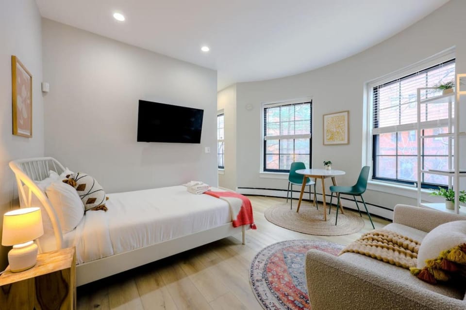 Studio near South End Apartment in Back Bay