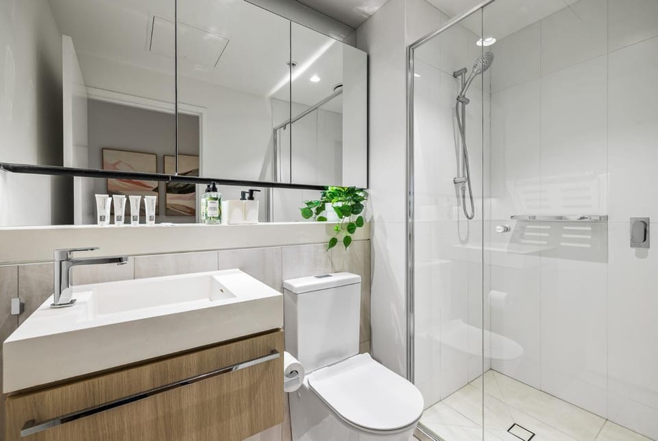 Shower, Toilet, Bathroom
