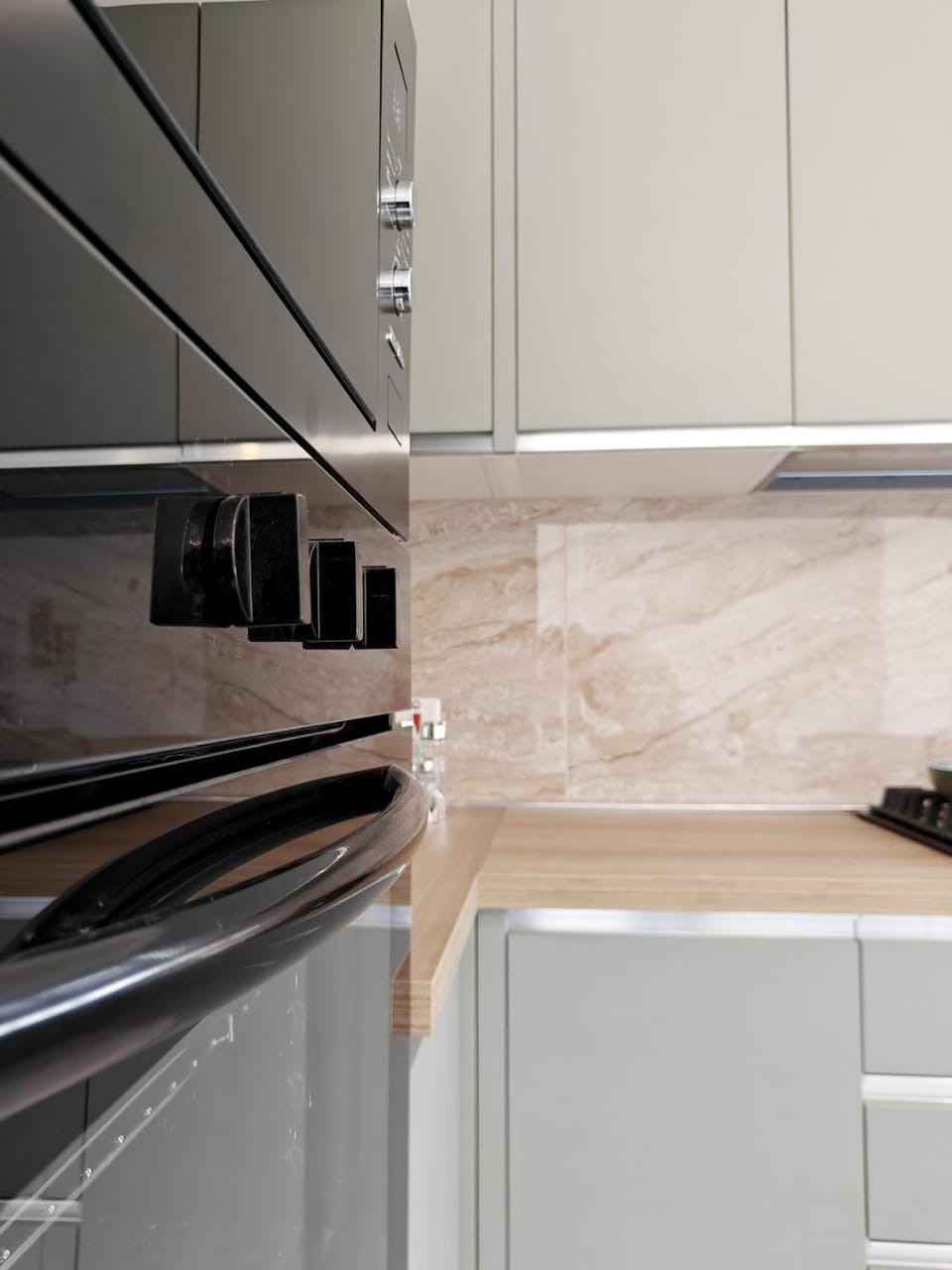 Kitchen or kitchenette, microwave, oven