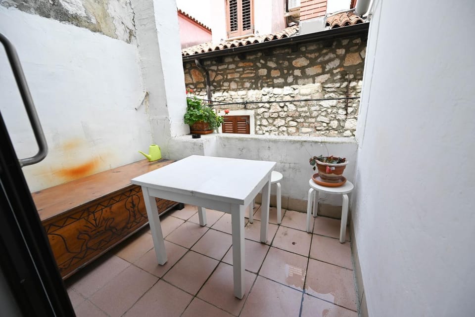 Balcony/Terrace, Dining area