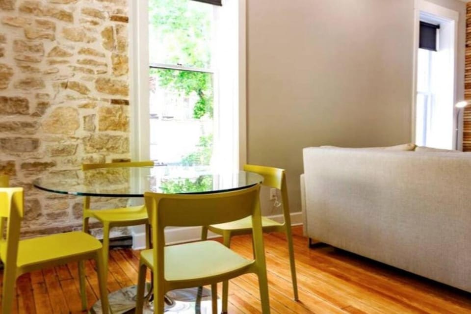 151 Spring Downtown Eureka Springs Suite D House in Eureka Springs