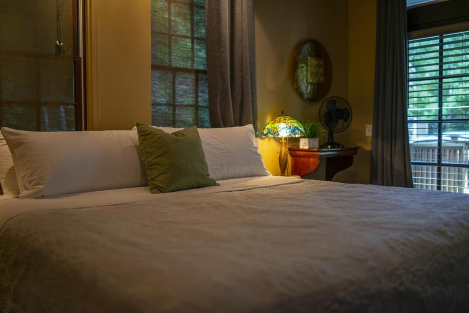 66 Center - Studio House in Eureka Springs