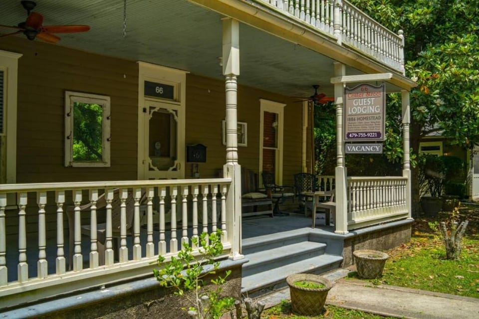66 Center Main House House in Eureka Springs