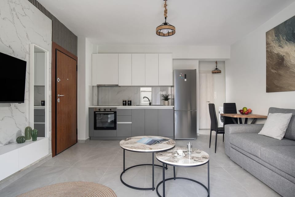 TV and multimedia, Kitchen or kitchenette, Seating area, Dining area, oven, stove
