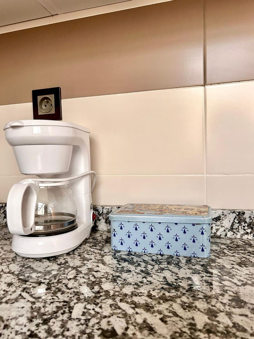 Coffee/tea facilities, Kitchen or kitchenette