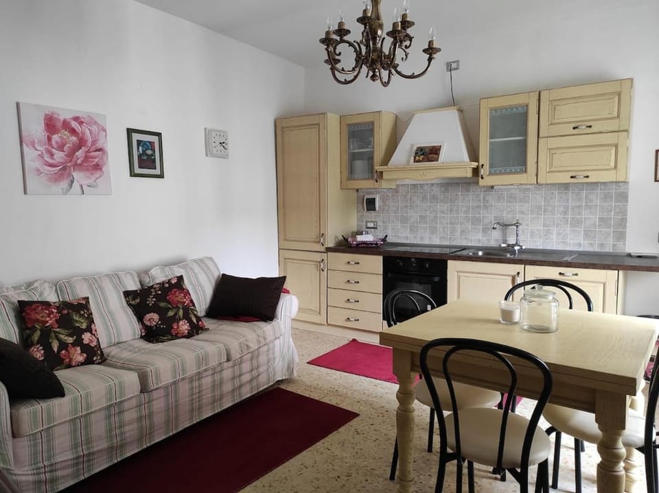 Kitchen or kitchenette, Living room, Dining area