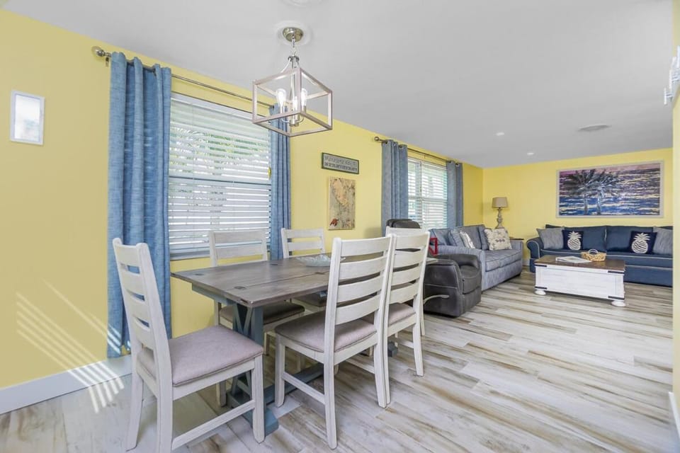 The Pineapple Express House in Manasota Key