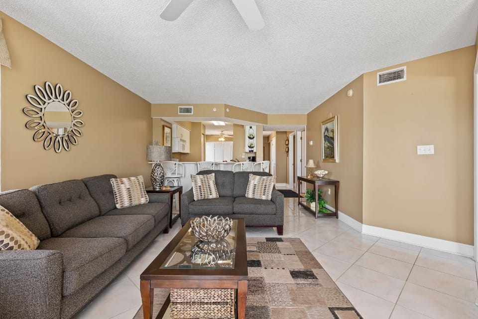 TV and multimedia, Kitchen or kitchenette, Living room, Seating area, Dining area, Beach, kitchen