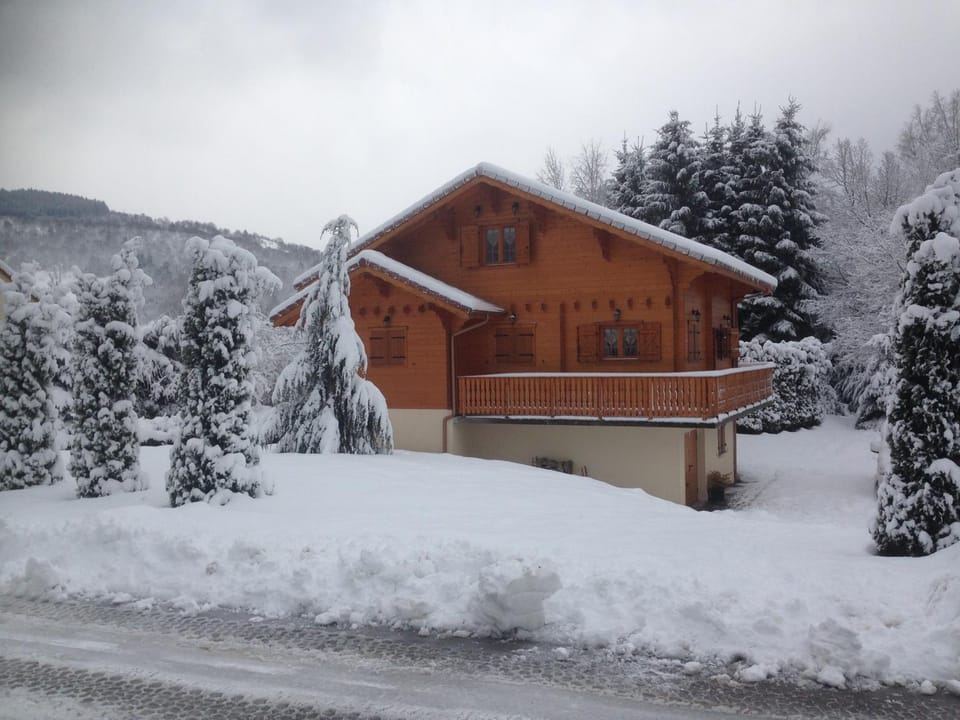gîte avec spa, sauna et piscine Chalet in Vosges