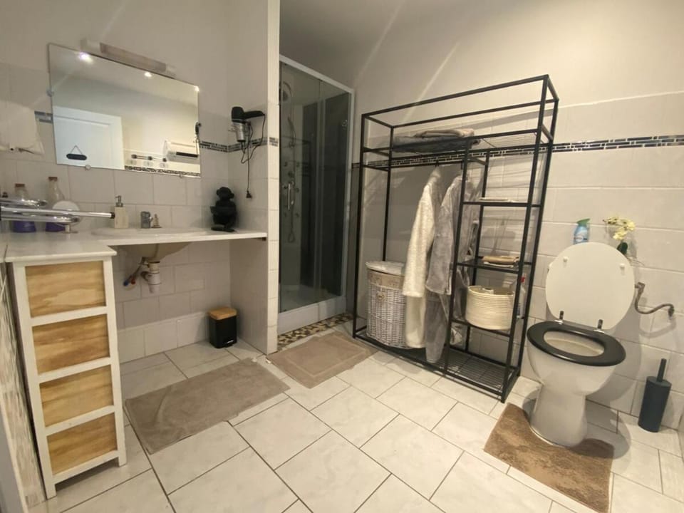 Toilet, Bathroom