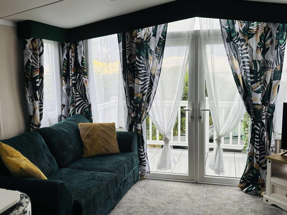 Haven Holiday Park, Kent Coast Apartment in Allhallows