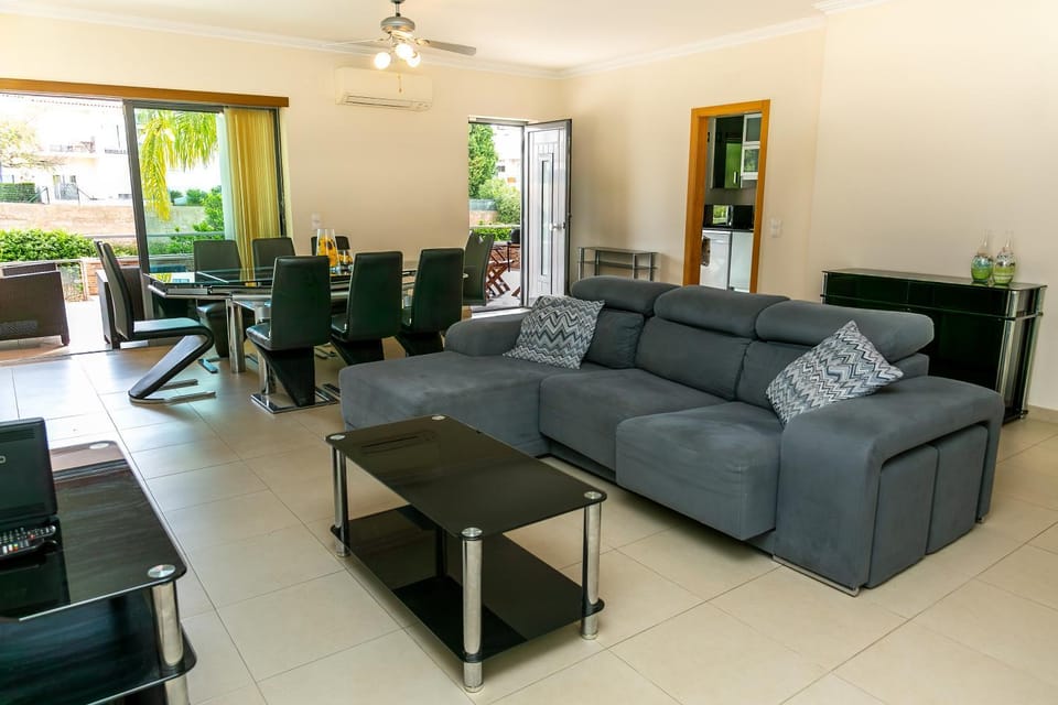 Patio, Living room, Seating area, Dining area