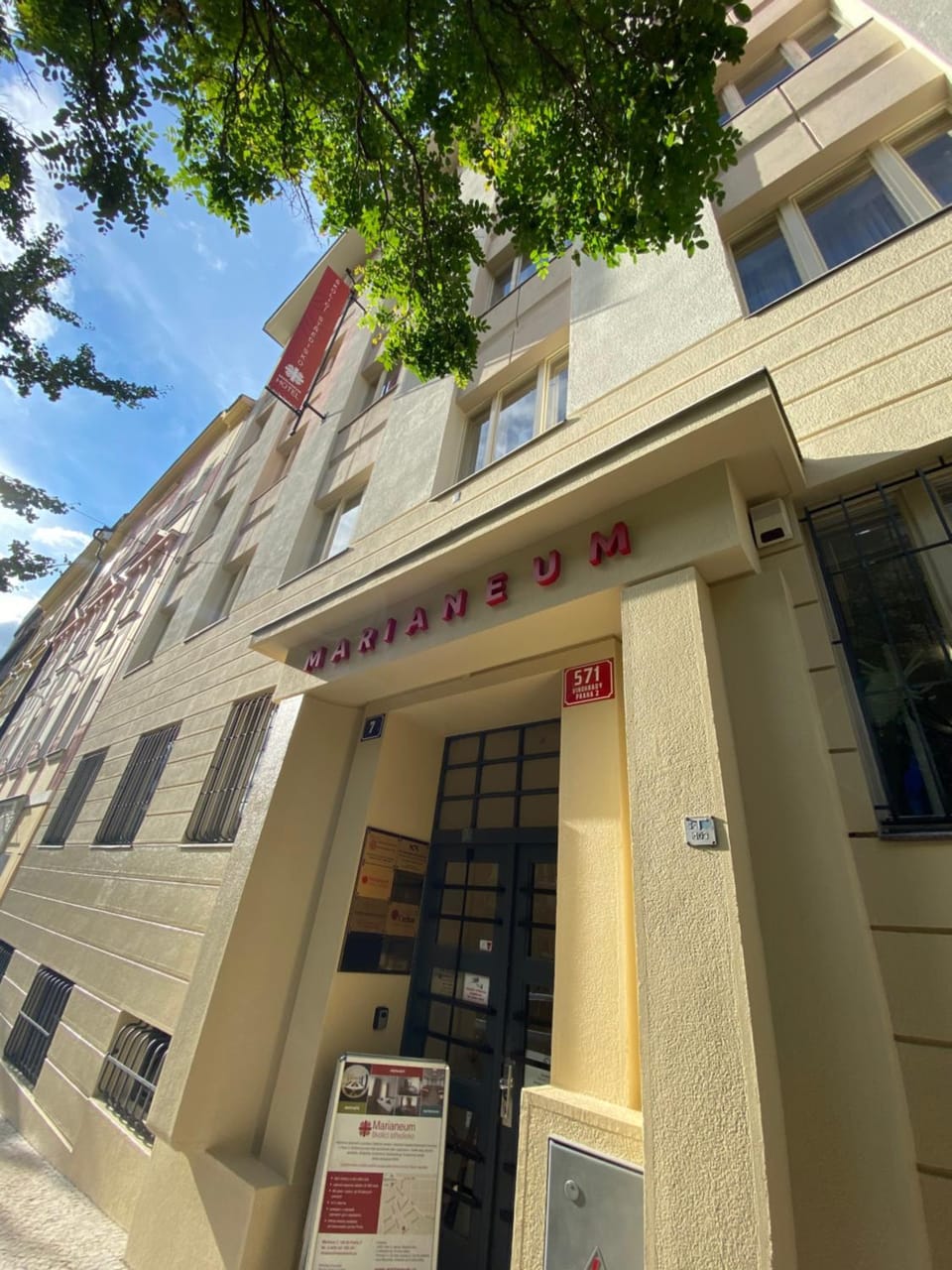 Property building, Facade/entrance