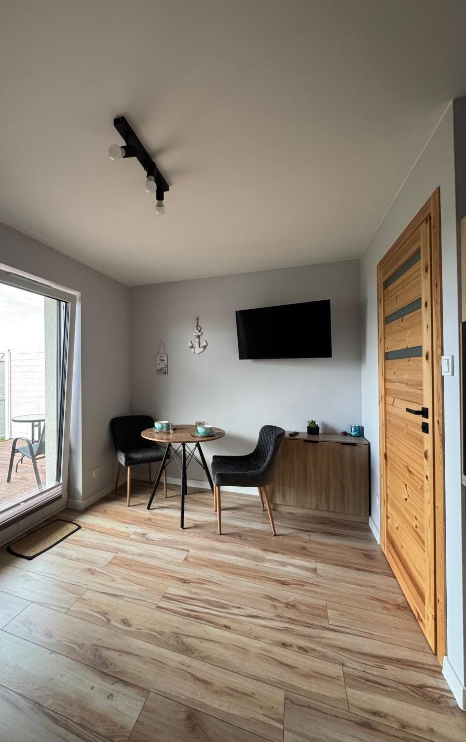 TV and multimedia, Living room, Dining area