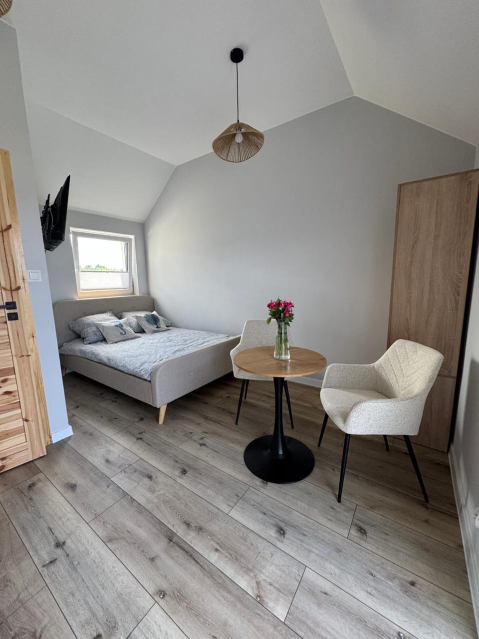 Bed, Photo of the whole room, Bedroom, wardrobe