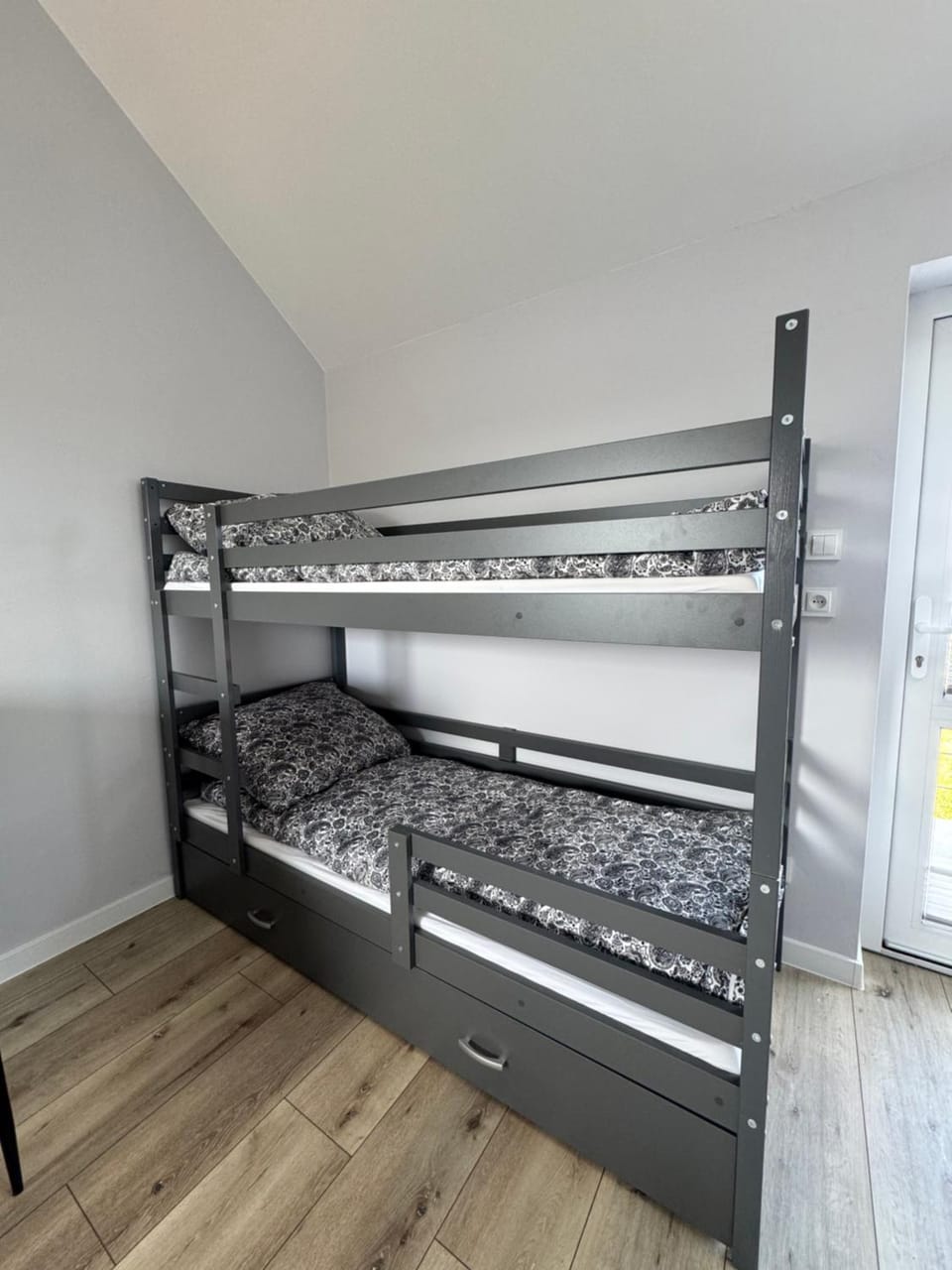 Bed, Photo of the whole room, bunk bed