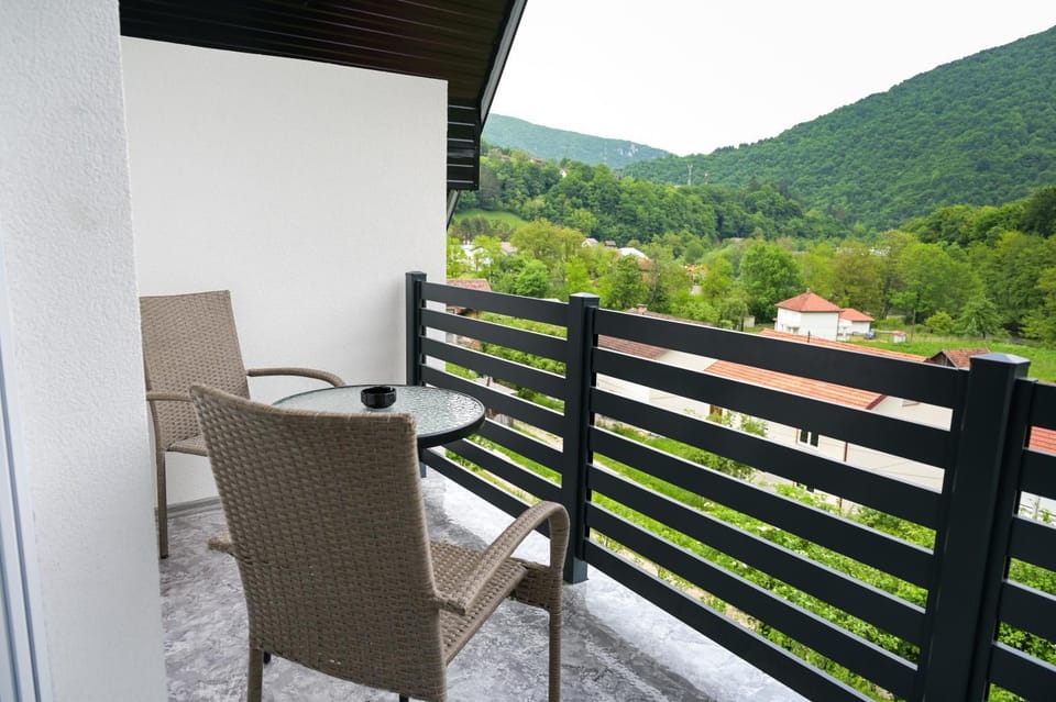 Natural landscape, Bird's eye view, Balcony/Terrace, River view