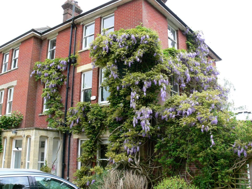 Victorian Country House with large garden Country House in Chichester District