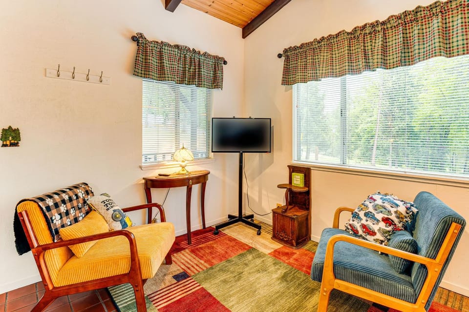 'Hidden Valley Retreat' - Outdoorsy West Point Gem Apartment in Calaveras County
