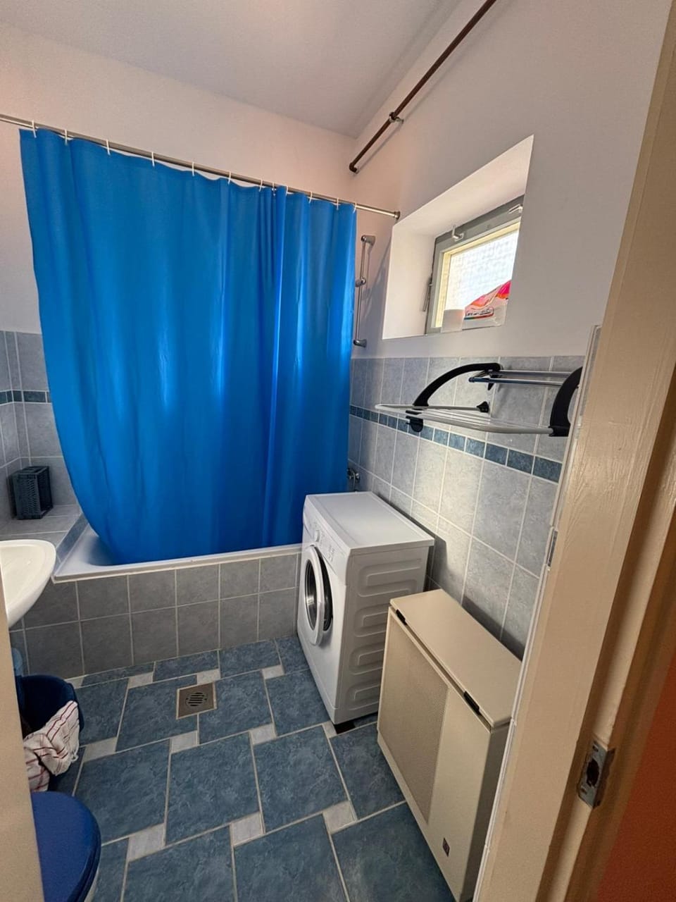 Bathroom, Bath, washing machine