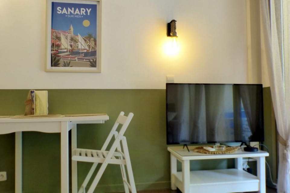 Apartment with pool near the sea Apartment in Sanary-sur-Mer