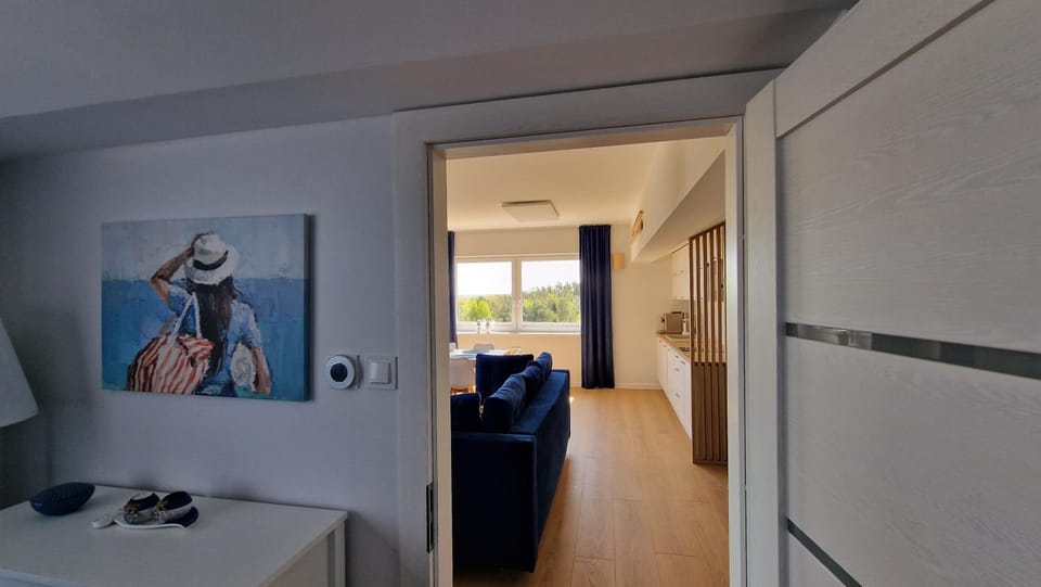 Bed, Living room, Photo of the whole room, Seating area, Bedroom