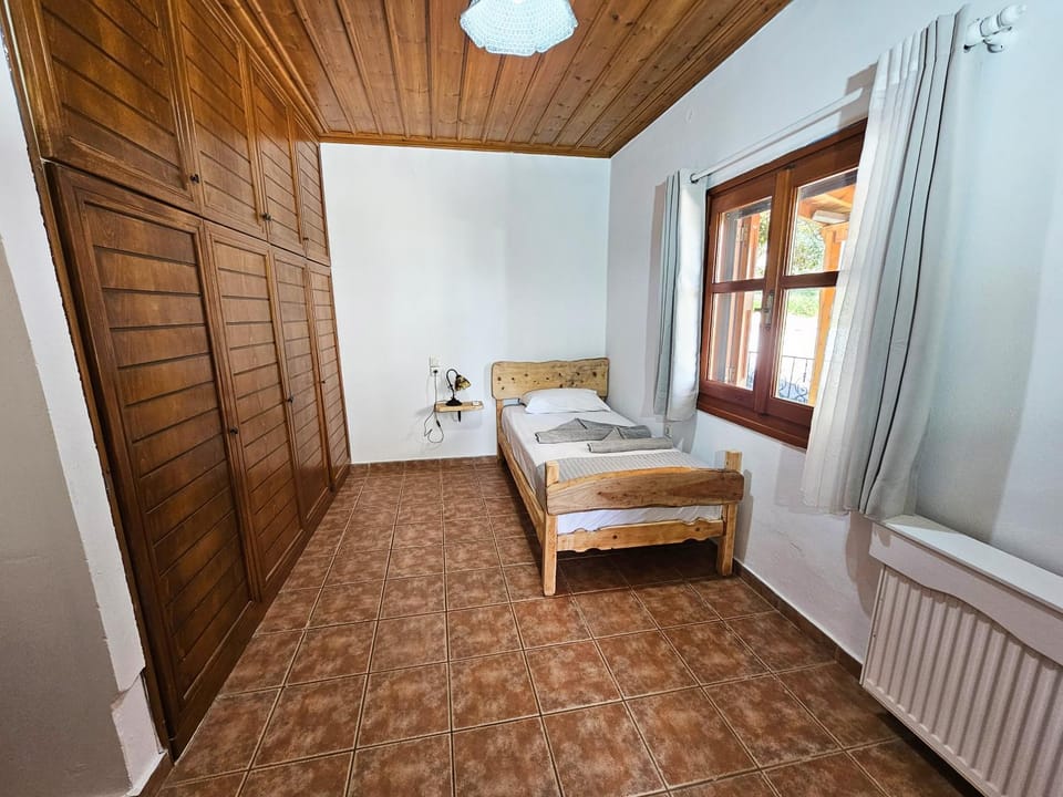 Bed, Photo of the whole room, Bedroom, wardrobe