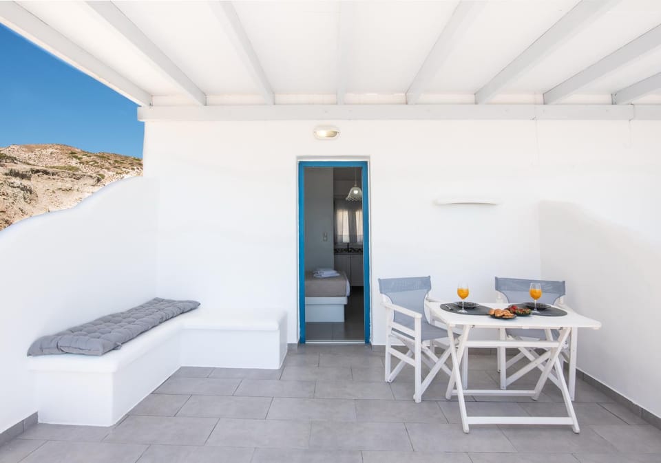 Vista Del Mar Milos Apartment hotel in Milos
