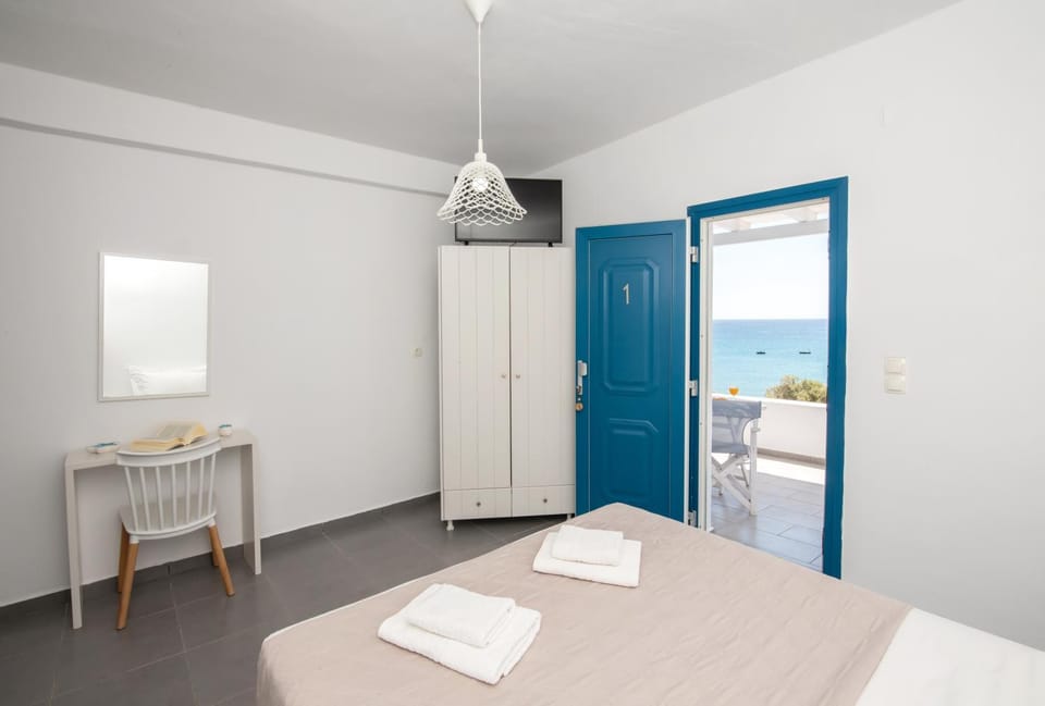 Vista Del Mar Milos Apartment hotel in Milos