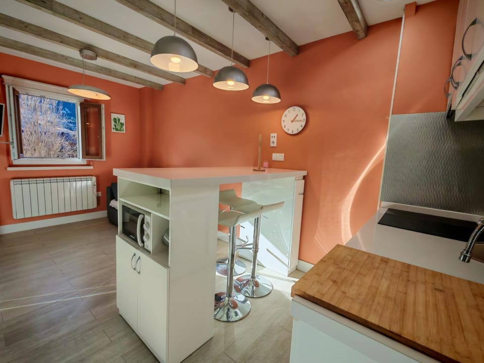 Moderno, luminoso y funcional con balcón - Cuc 3 Apartment in Pla de l'Ermita