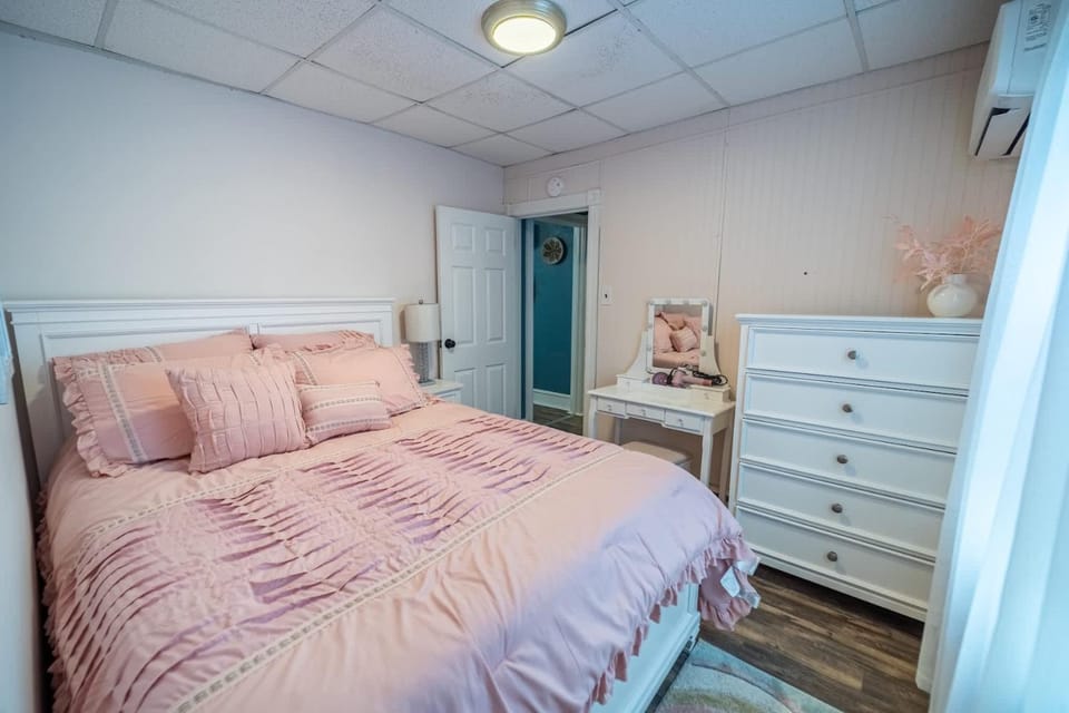 Bed, Bedroom, wardrobe