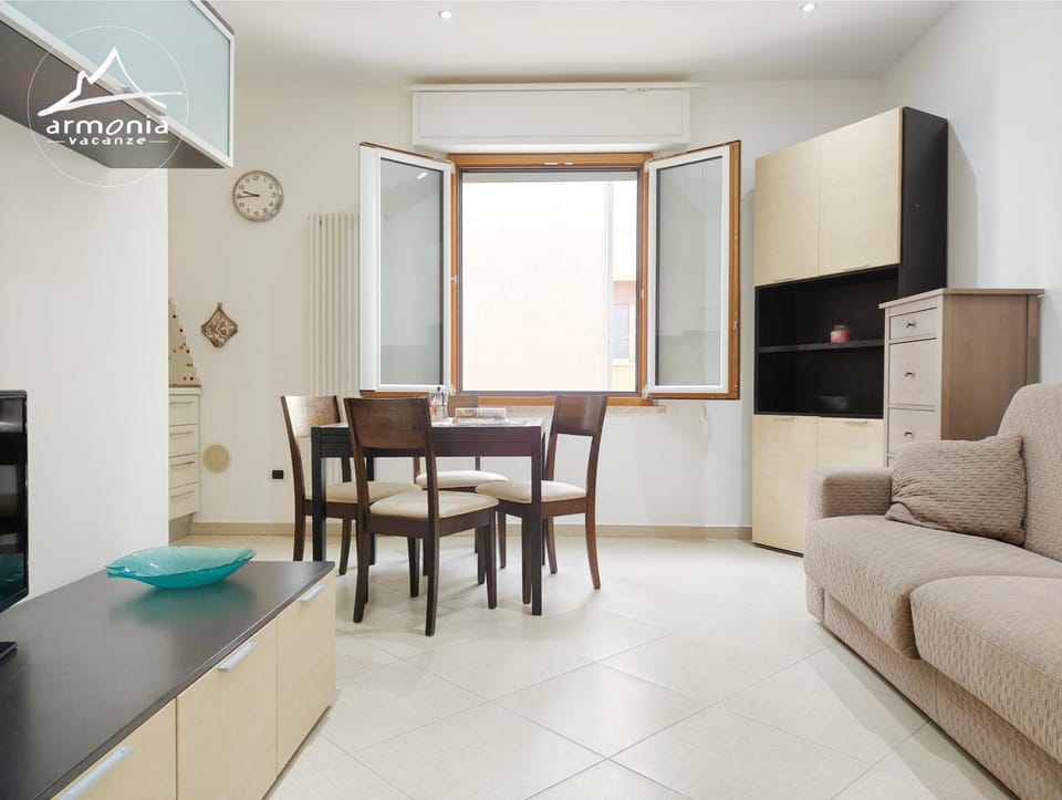 TV and multimedia, Dining area