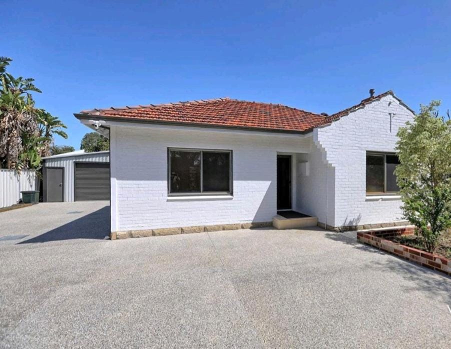 Property building, Day