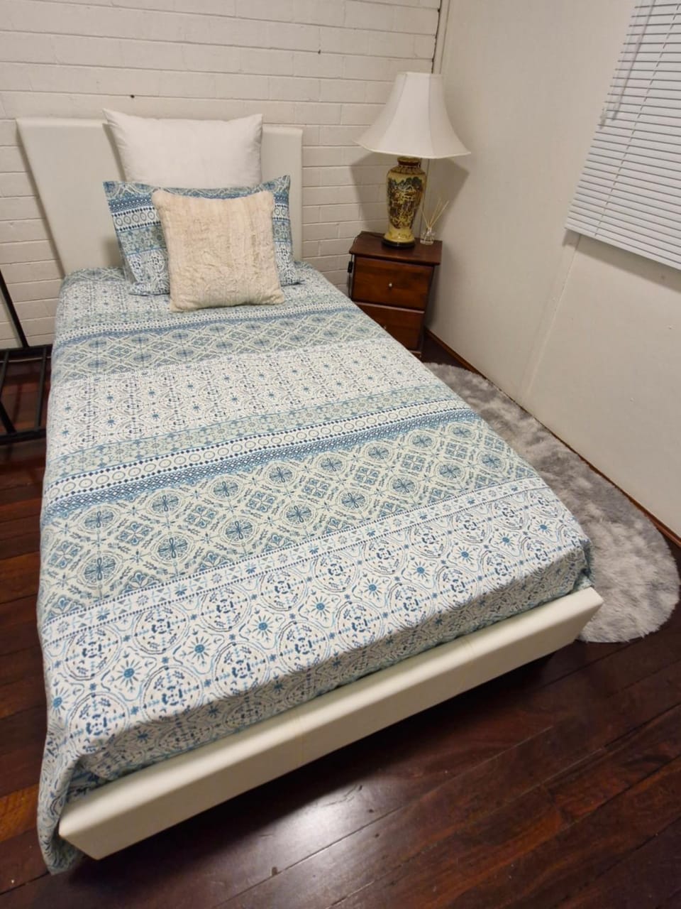 Bed, Photo of the whole room, Bedroom, Internal: Not applicable to any particular room