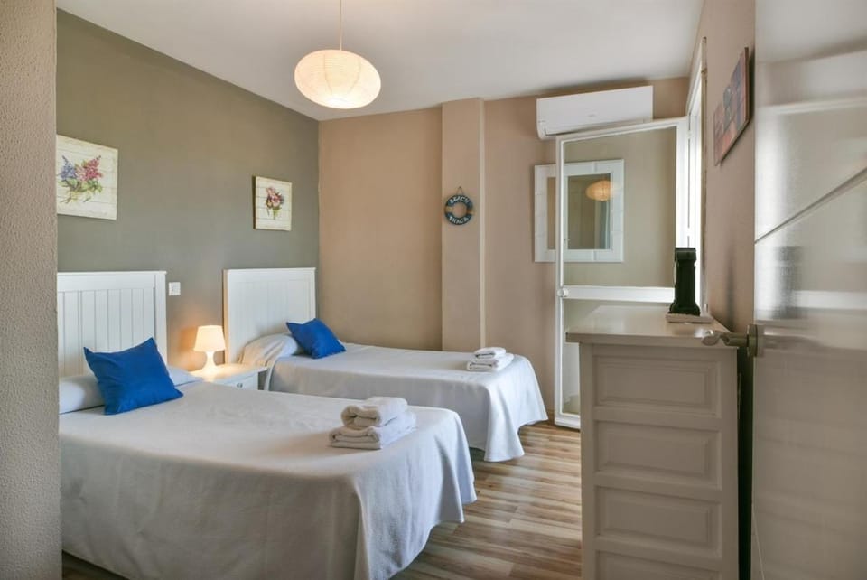 Fantastic seaviews & pool, close to beach Apartment in Benalmadena